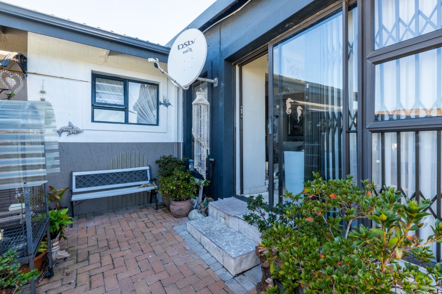 3 Bedroom Property for Sale in Island View Western Cape